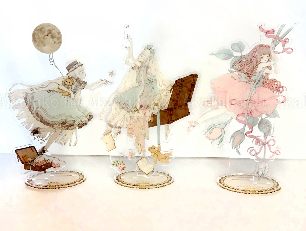 Kira Imai Acrylic Art Stand